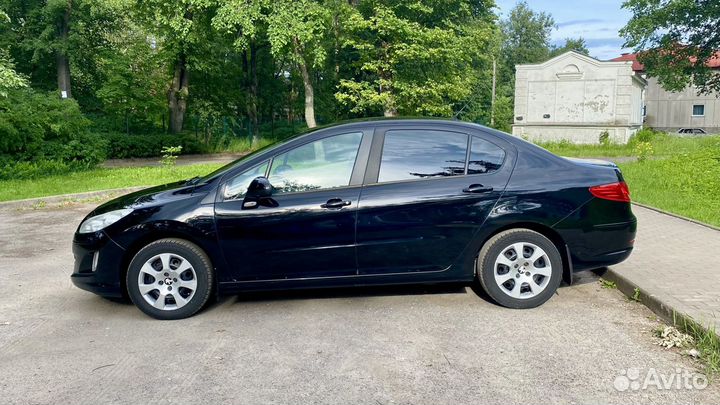 Peugeot 408 1.6 AT, 2014, 130 400 км