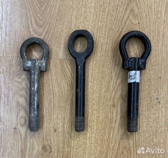 Буксировочный крюк для авто