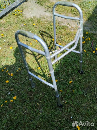 Ходунки для инвалидов