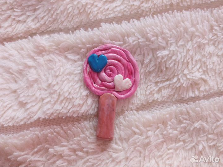 Леденец из пластилина