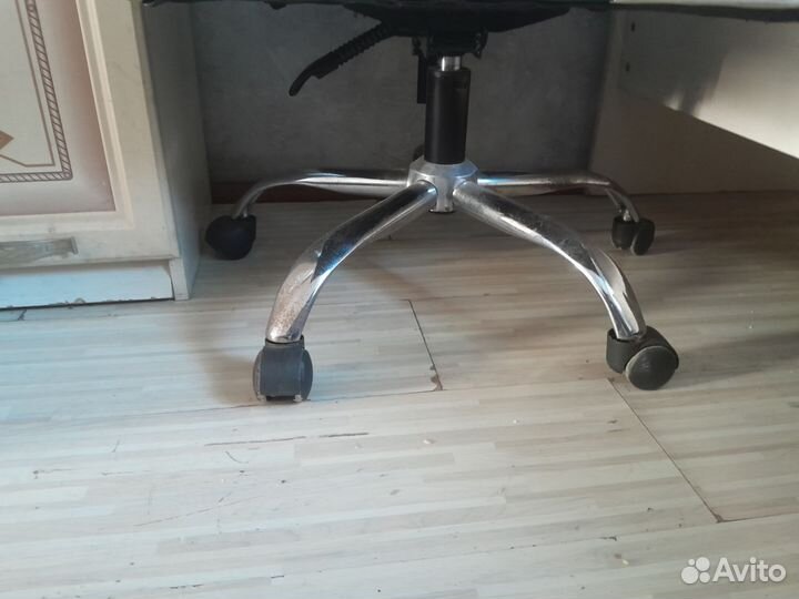 Компьютерное кресло с массажем