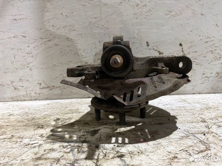 Кулак поворотный передний левый Subaru Impreza