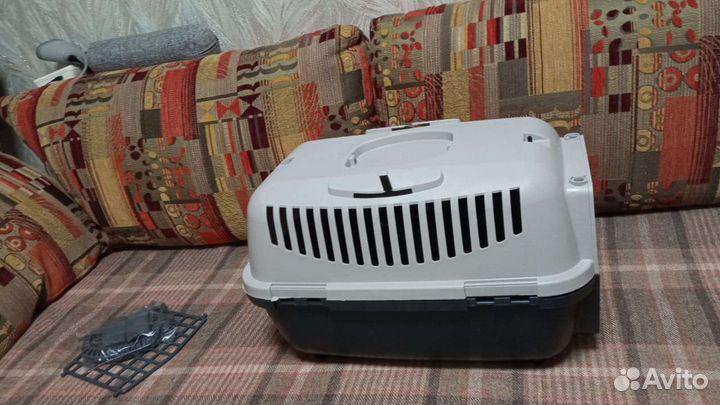 Переноска для кошек и собак