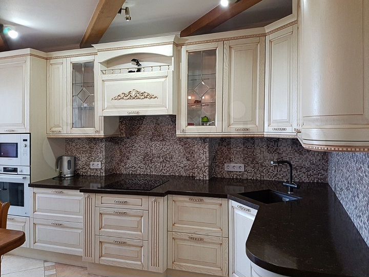 3-к. квартира, 104 м², 5/8 эт.