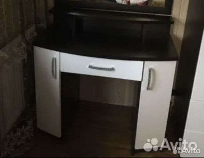 Туалетный столик