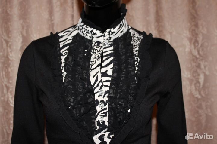 Платье с длинным рукавом