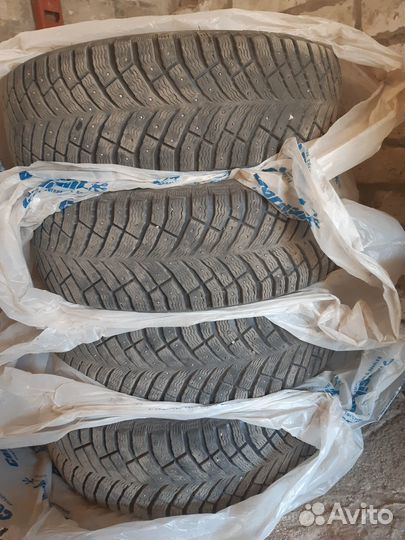 Michelin X-Ice North 4 215/60 R17 100T