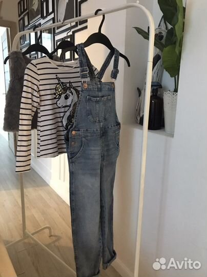 Комбинезон джинсовый на девочку. 8 лет