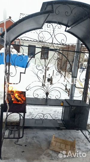 Мангал с крышей