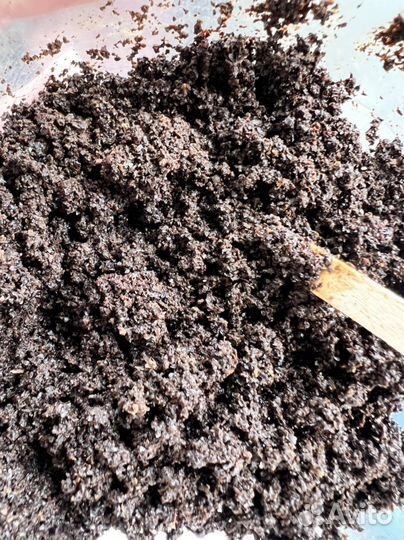 Свежий, полностью натуральный, кофейный скраб