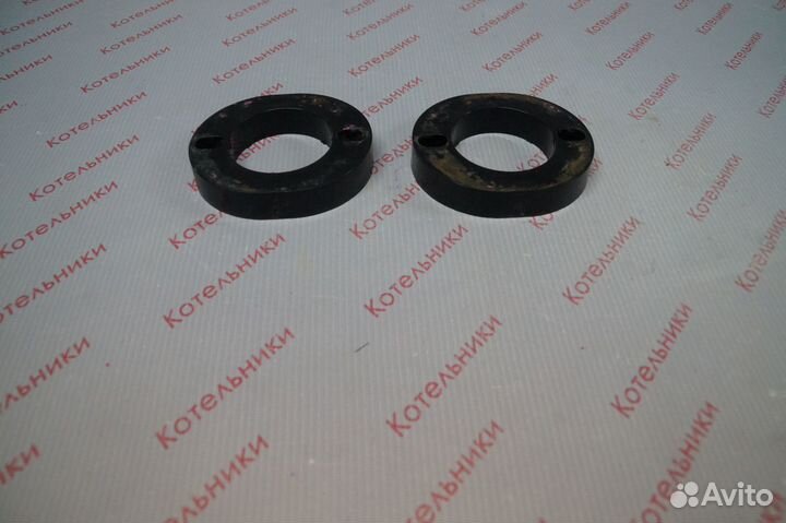 Nissan 56210-0M525 Проставки задних амортизаторов