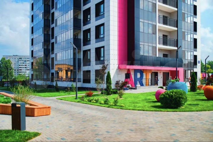 2-к. квартира, 52 м², 1/10 эт.