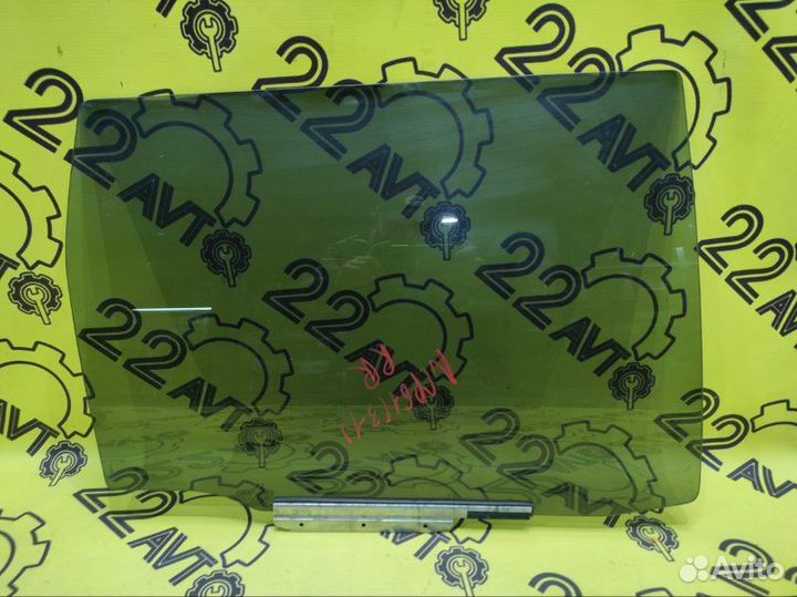 Стекло заднее правое Toyota Ist NCP61 1nzfe