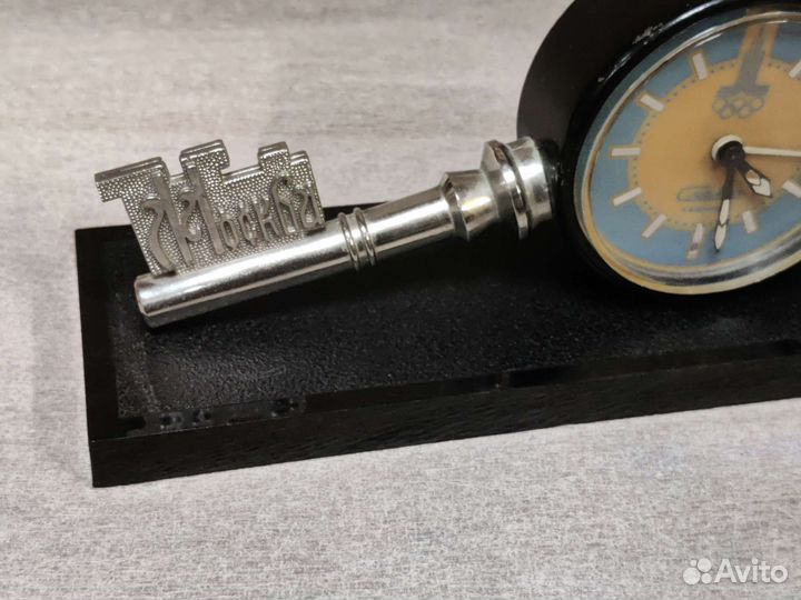 Красивые часы Ключ. Москва. Олимпиада 80