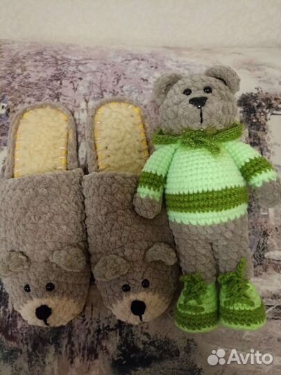 Вязаные тапочки и игрушки