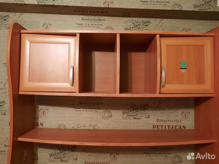 Стол компьютерный