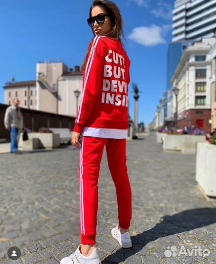 Спортивный костюм прогулочный женский