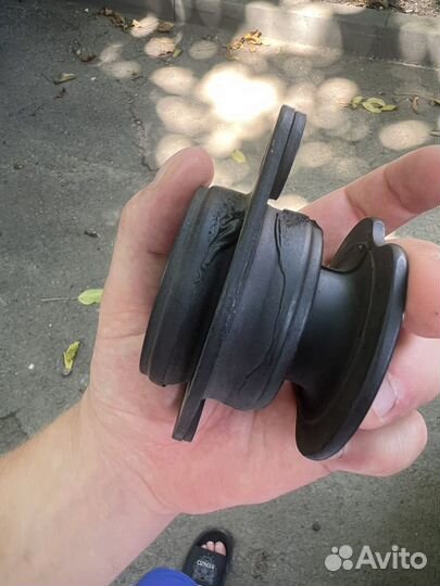 Подушка кузова Toyota Land Cruiser