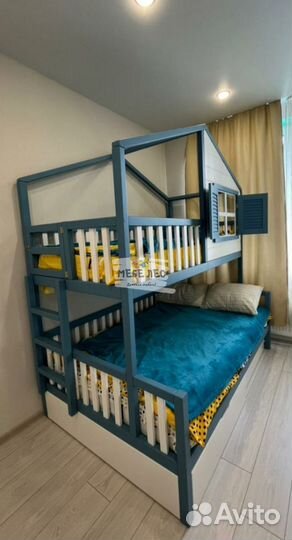 Детская двухъярусная кровать