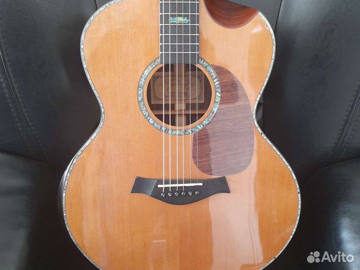 Электроакустическая гитара