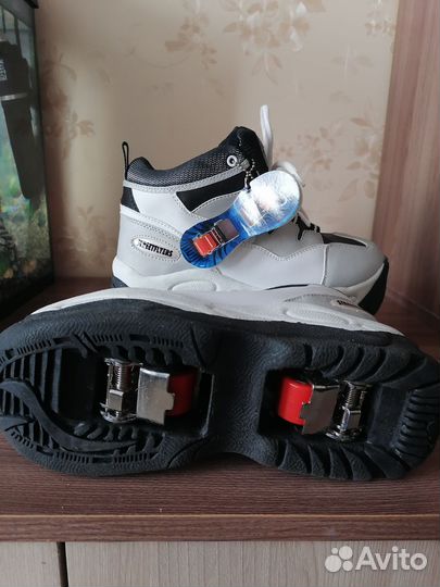 Роликовые ботинки