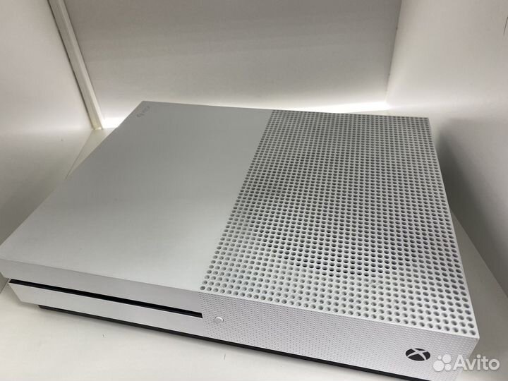 Xbox one s 1tb + игры