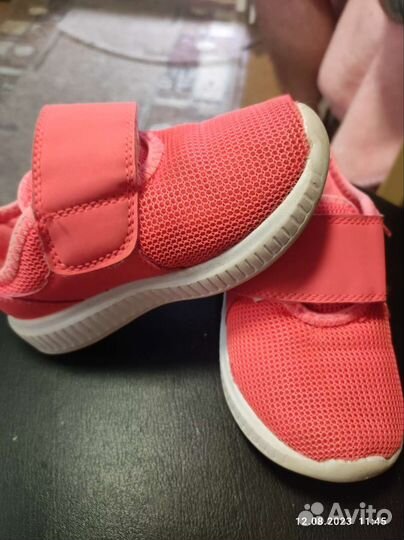 Кроссовки детские