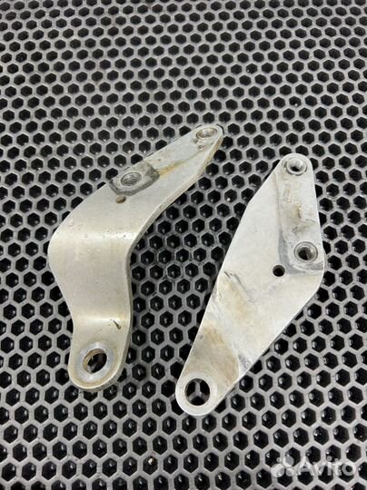 Крепление двигателя Honda CRF 450R 2002-2004