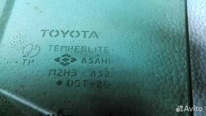 Стекло toyota правое