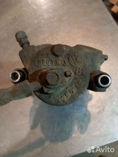 Передний суппорт Audi A3 8L