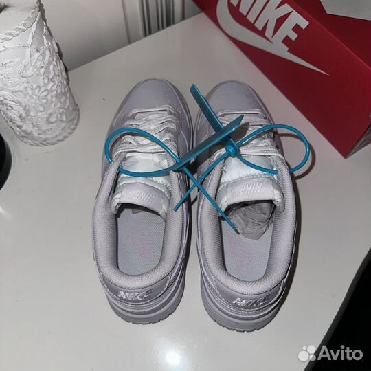 Nike Dunk low light purple