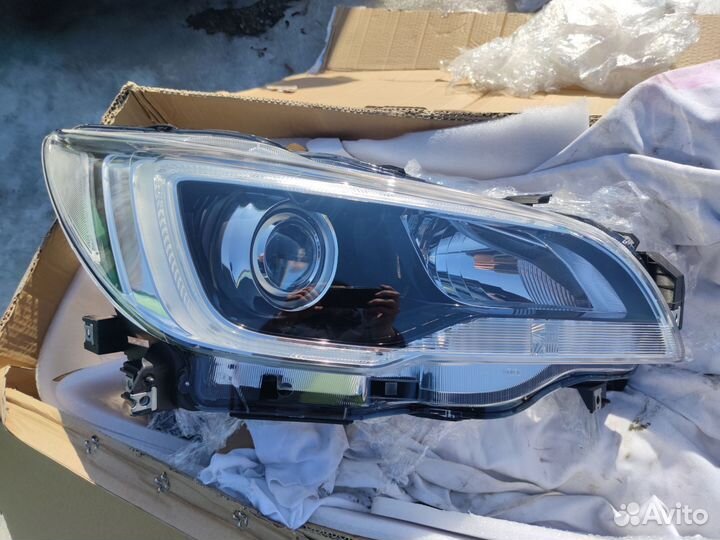 Фара правая Subaru Outback B15 BN BS LED новая