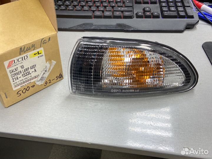 Поворотник левый mitsubischi Galant 1993-1996