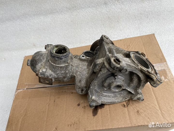 Помпа Mercedes 124 M103