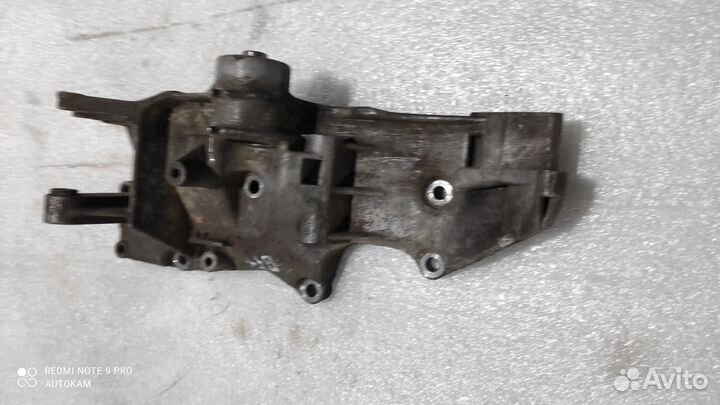 Кронштейн генератора,гур Volkswagen Passat b5 awt