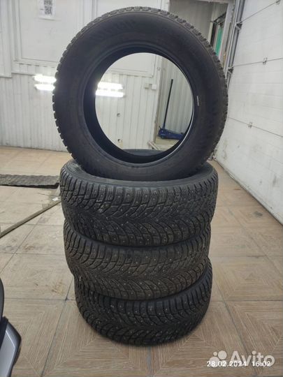 Nokian Tyres Hakkapeliitta 9 235/55 R17