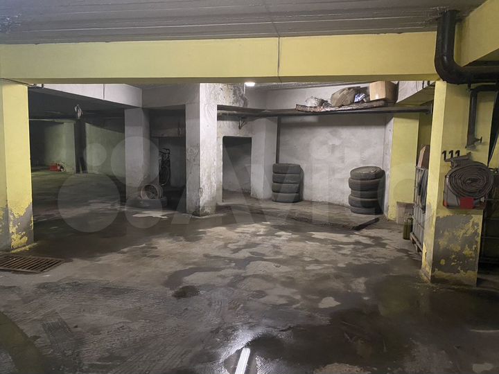 Машиноместо, 30 м²