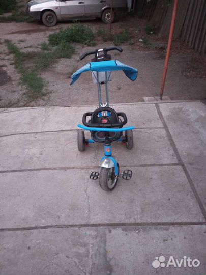 Детский велосипед с ручкой