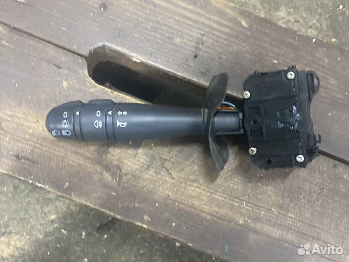 Лада Ларгус подрулевой переключатель света