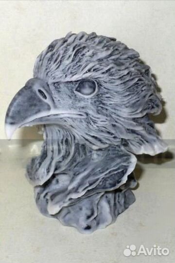 Мраморная статуэтка - Голова Орла