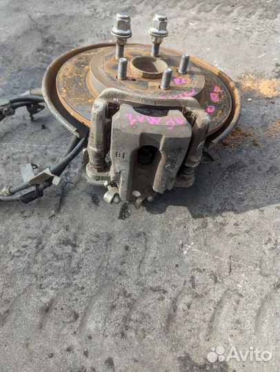 Ступица Toyota Prius ZVW30 2ZR-FXE Лев. Задн