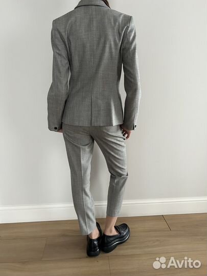 Брючный костюм женский