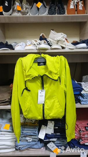 Bershka женские ветровки