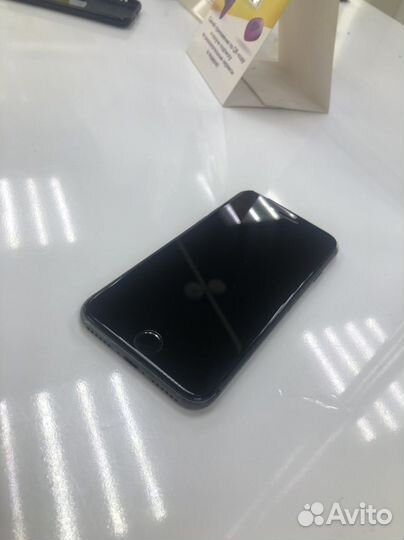 Телефон iPhone 8 64 gb