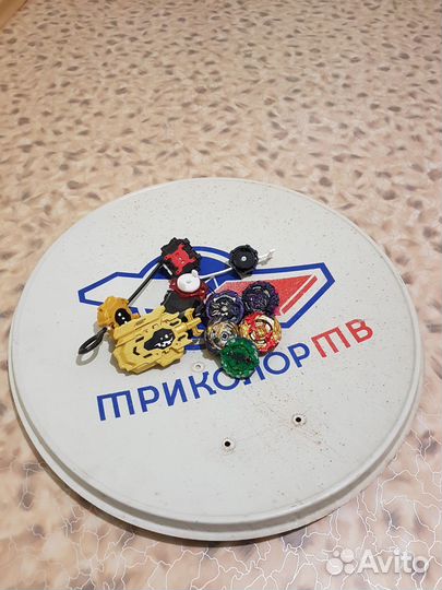 Бэйблэйды с ареной из спутниковой тарелки