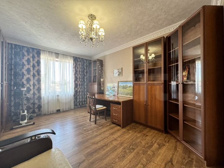 3-к. квартира, 83 м², 8/19 эт.