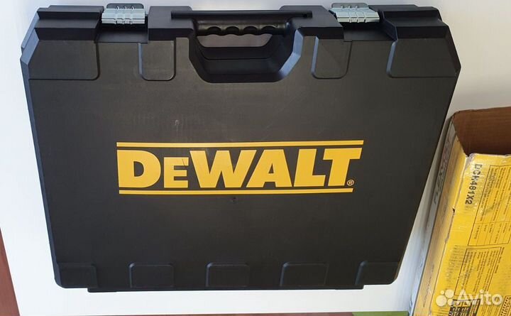 Перфоратор DeWalt DCH481X2