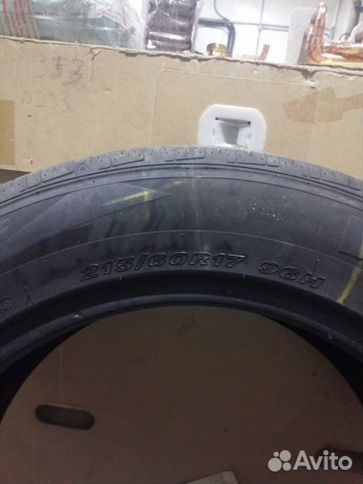 Nexen Classe Premiere 672 215/60 R17 96H