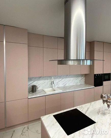 Кухня угловая с барной стойкой