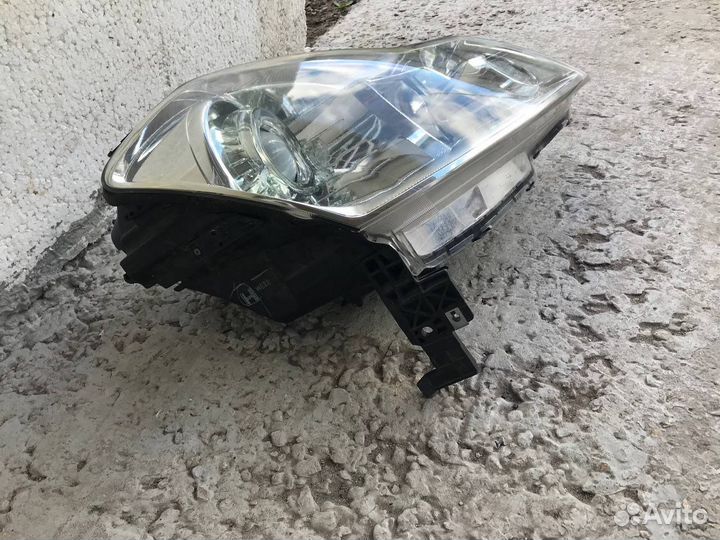 Фара nissan fuga